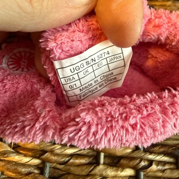 UGG Australia Hot Pink Infant Toddler Crib Shoe Slipper Velcro EUC - Picture 4 of 5